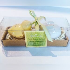 Vtg Hallmark Easter Salt & Pepper Shaker Set